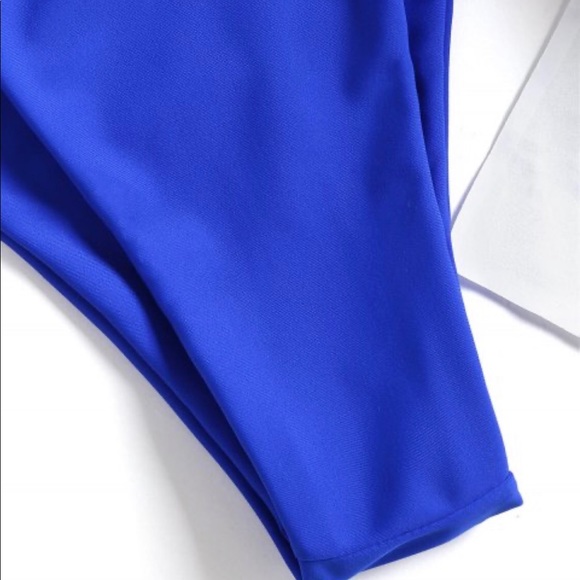 Bikini - Picture 4 of 4